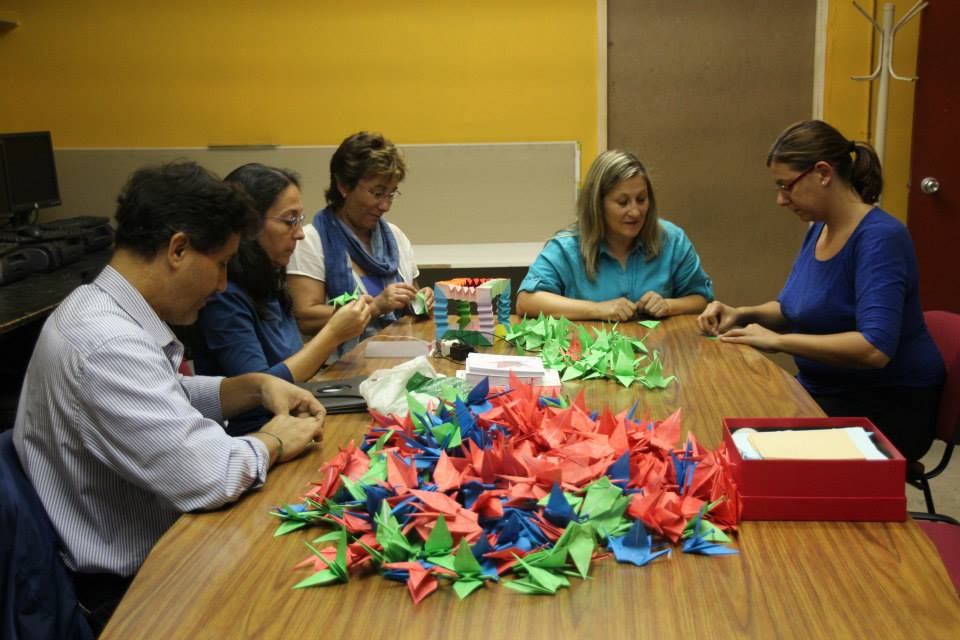 Fent grues al taller de papiroflèxia